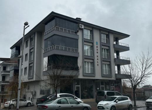 Teslim edilmiş konut binası